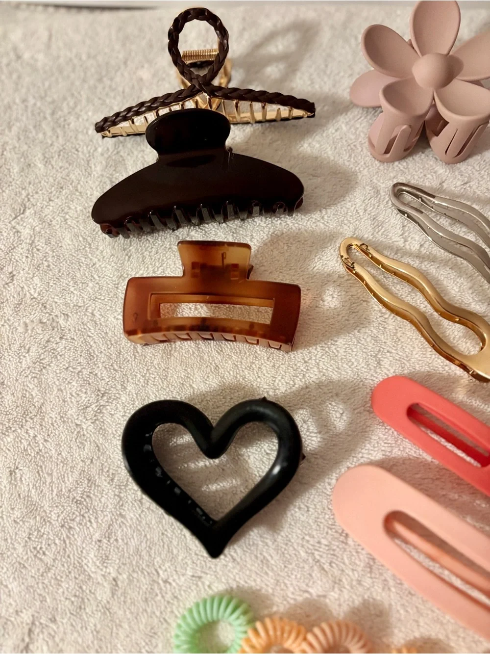 Assorted Women’s Hair Clip Set – Pink, Coral, Beige & More